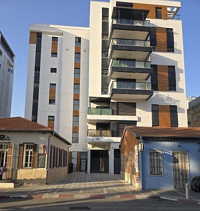 רחי פינסקר 25, улица Пинскер 25.