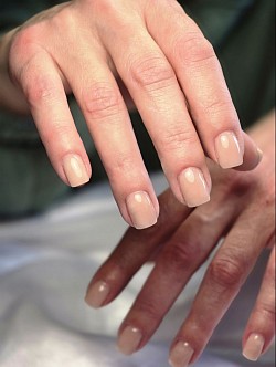 Маникюр с гель лаком. מניקור עם לק ג'ל