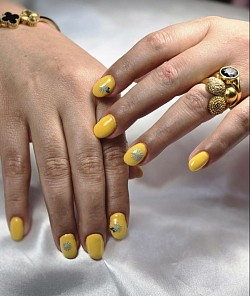 מניקור עם לק ג'ל. Маникюр с гель лаком