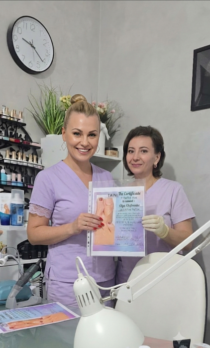 ​גאים בבוגרים שלנו! הענקת תעודה חתומה ואישית לאחר סיום מוצלח של הקורס